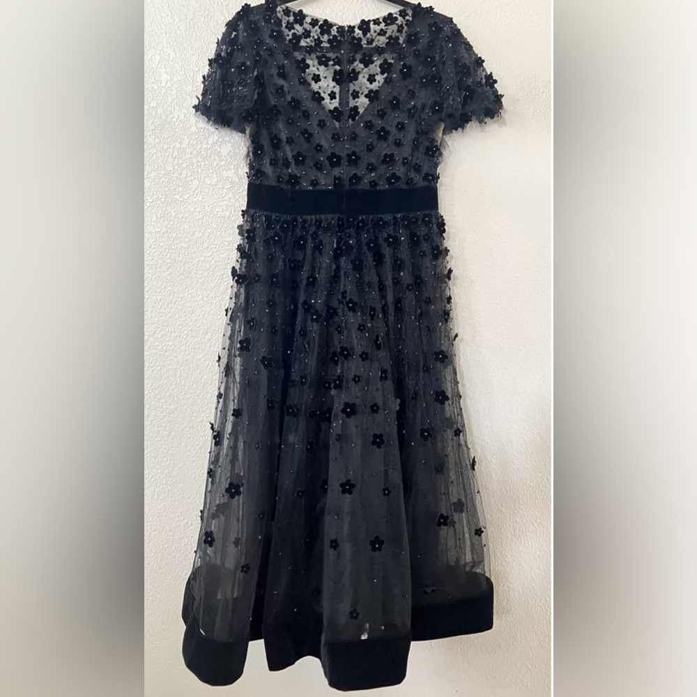 New Mac Duggal EMBELLISHED BUTTERFLY SLEEVE VELVET HEM MIDI DRESS in Black Sz 8 - Picture 6 of 9
